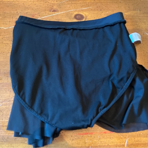 balera Dance Costume - Black Mesh Top and Flowy Shorts - Size Medium Adult - Picture 14 of 14